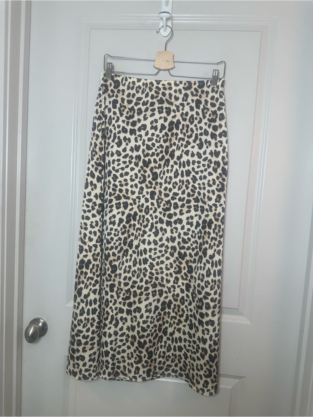 NWOT Sincerely Jules Leopard Print Satin Slip Midi Skirt, Medium